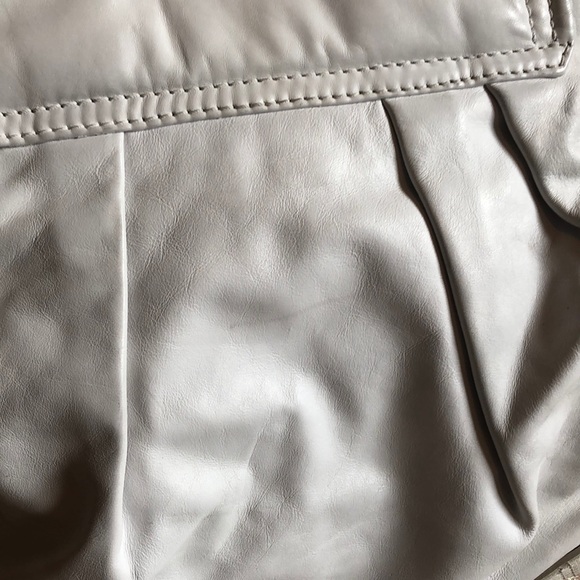 MARC JACOBS WHITE LEATHER LARGE HANDBAG!! - Picture 4 of 8